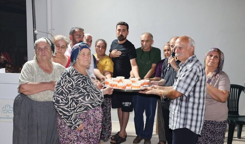 Silifke Cemevi'nde aşure lokması düzenlendi
