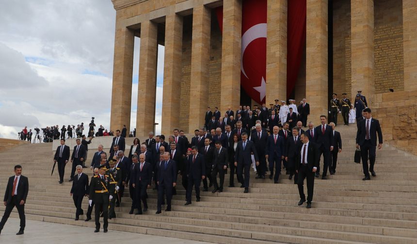 Erdoğan Anıtkabir'deki '30 Ağustos Zafer Bayramı' törenine katıldı
