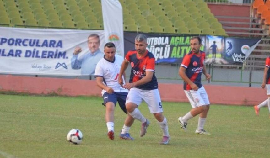 Ayvagediği Futbol Turnuvası’nda çeyrek final heyecanı