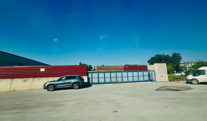 Karacailyas’ta atık tesisi tepkisi: Mahalleli kötü kokudan şikayetçi