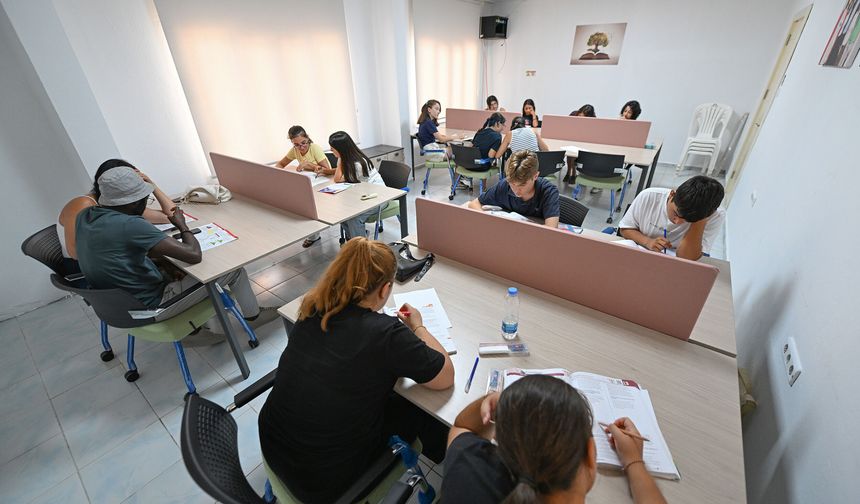 Mersin Büyükşehir’in Aydıncık Okuma Salonu öğrencilerin gözdesi