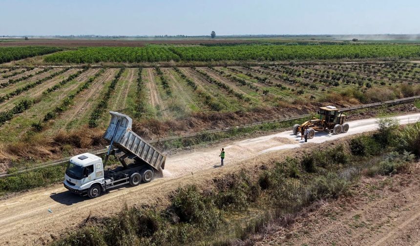 Tarsus’ta kırsal yollar bakıma alındı