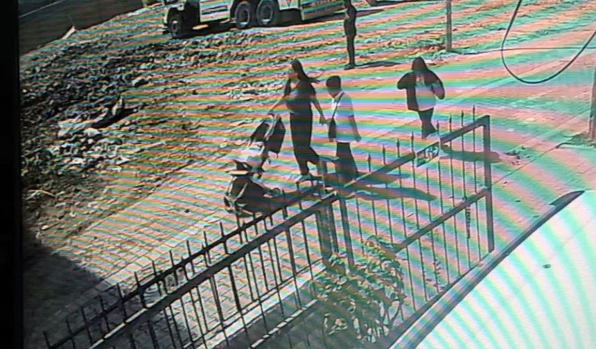 Kontrollü yıkımda yoldan geçenler son anda kurtuldu