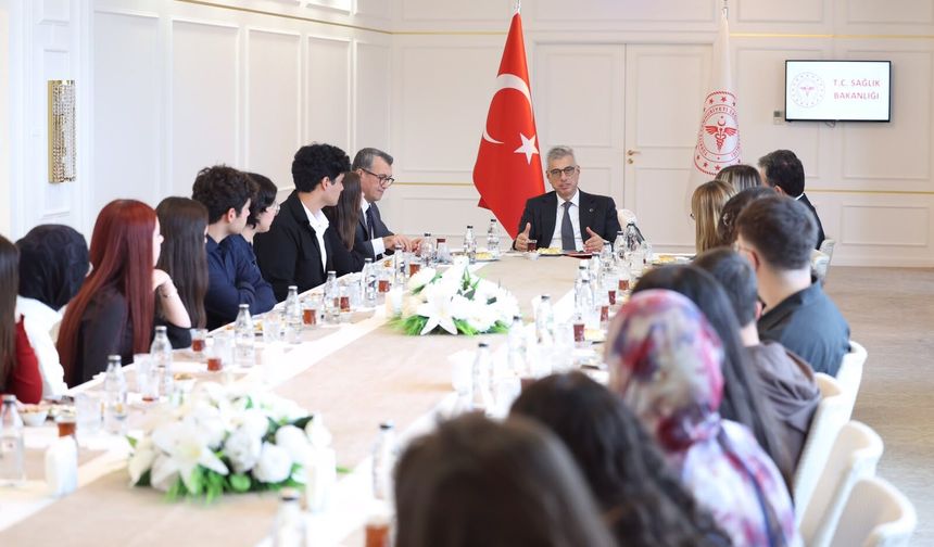 'Sağlık sistemimiz günde 3 milyon insana dokunuyor'