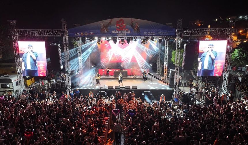 Mersin’de Eypio rüzgarı esti