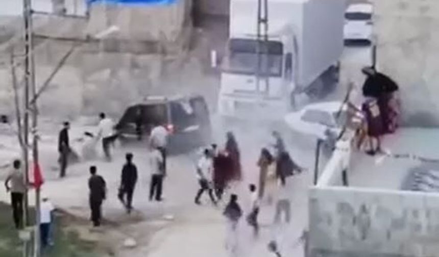 Kavgaya  araçla daldı: 7 kişi yaralandı