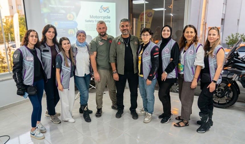 Kadın motorculardan hem farkındalık hem güvenlik mesajı