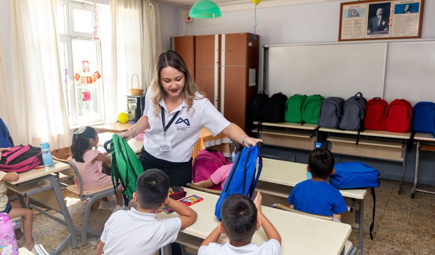 Mersin Büyükşehir’den 17 bin öğrenciye çanta desteği