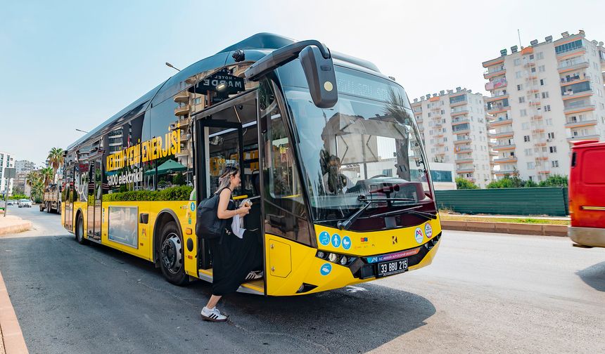 Mersin’de elektrikli otobüslere vatandaşlardan olumlu yorum