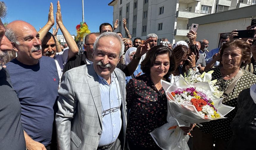 Eski Diyarbakır Büyükşehir Belediye Başkanı Selçuk Mızraklı tahliye edildi