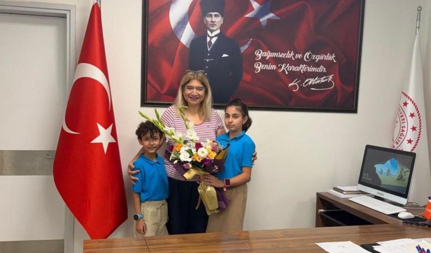 Tarsus’ta minik öğrencilerden sağlık çalışanlarına anlamlı ziyaret