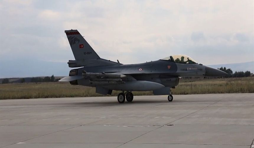 MSB duyurdu: "Kıbrıs’ın güneyinde eğitim uçuşu"