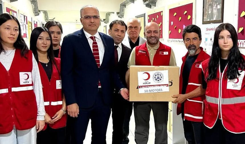 Erdemli’nin gençlerinden alkış toplayan iyilik hareketi