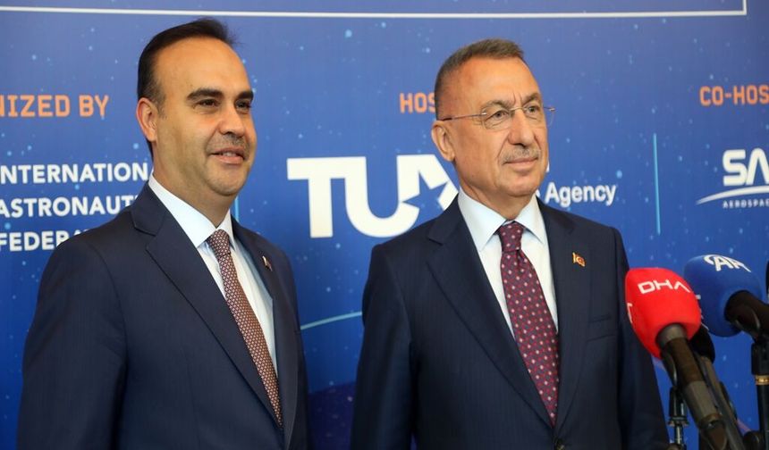 Bakan Kacır: "Yerli Ay aracı 2027’de Ay’a gönderilecek"