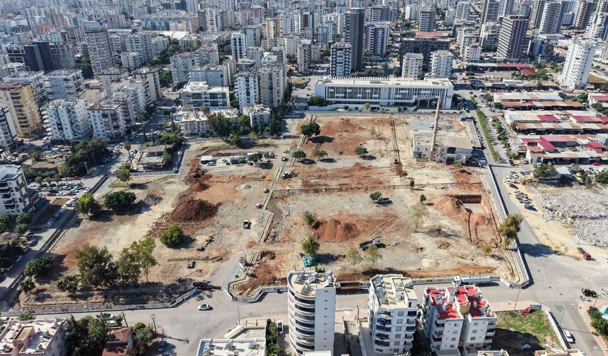 ‘Mezitli Kent Meydanı’ projesinde çalışmalar sürüyor