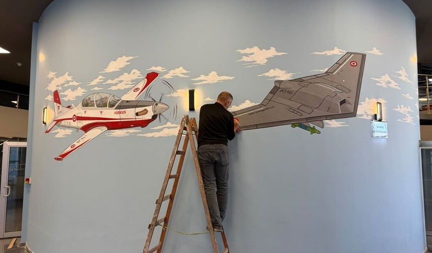 35 yıllık ressam, çocuklar için duvarları renklendiriyor