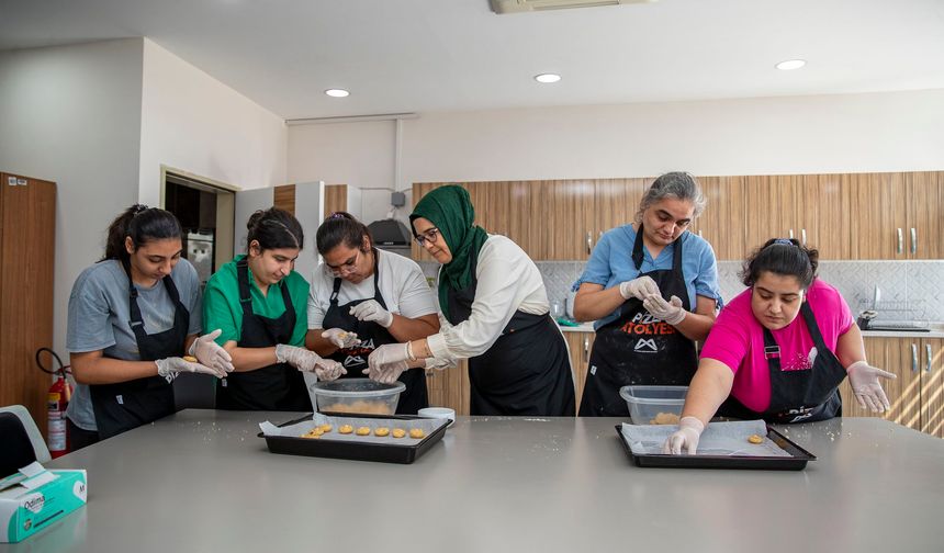 Özel bireyler hem üretiyor hem sosyalleşiyor