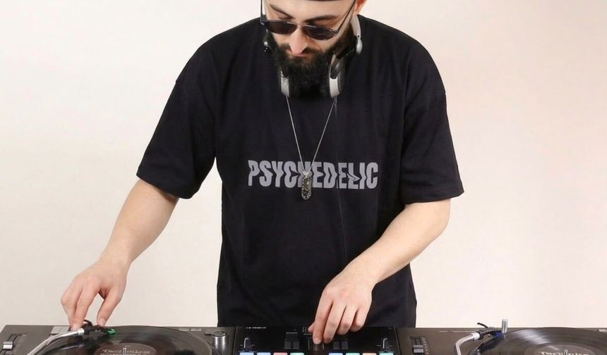 Bu akademide hem DJ hem de sanatçı yetiştiriyorlar