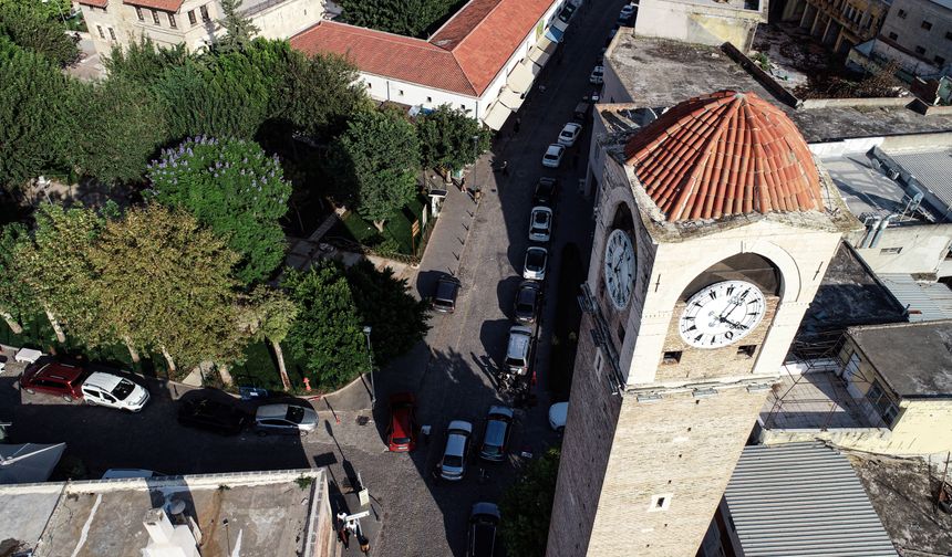 Türkiye'nin en yüksek saat kulesinin yer aldığı cadde trafiğe kapatıldı