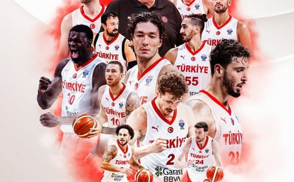 12 Dev Adam Tarih Yazdı... Finaldeyiz