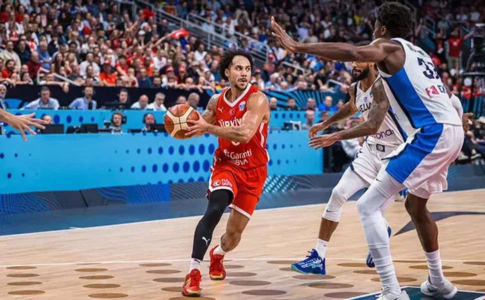 Tarsus’ta EuroBasket 2025 Final Heyecanı Dev Ekranda!