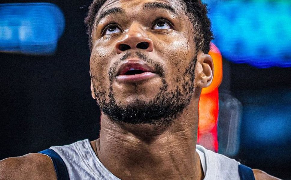 Giannis Antetokounmpo’dan skandal an! Türk bayrağına küfür etti