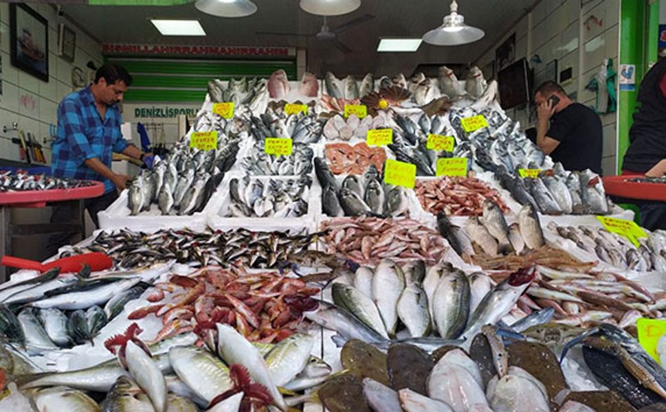 Mersin Balık Pazarı Hareketlendi