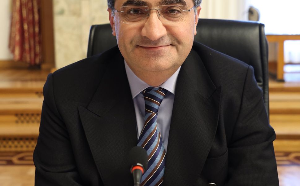 Milletvekili Ekmen'in Katıldığı Komisyonda Genç ve Kadın STK'lar Dinlendi