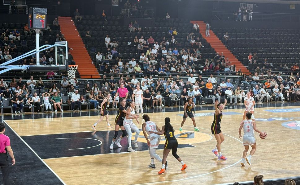 ÇBK Mersin Evinde Şov Yaptı: 83-70