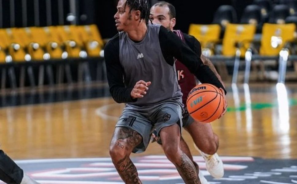 MSK, Son Şampiyon Karşısında Zorlanıyor