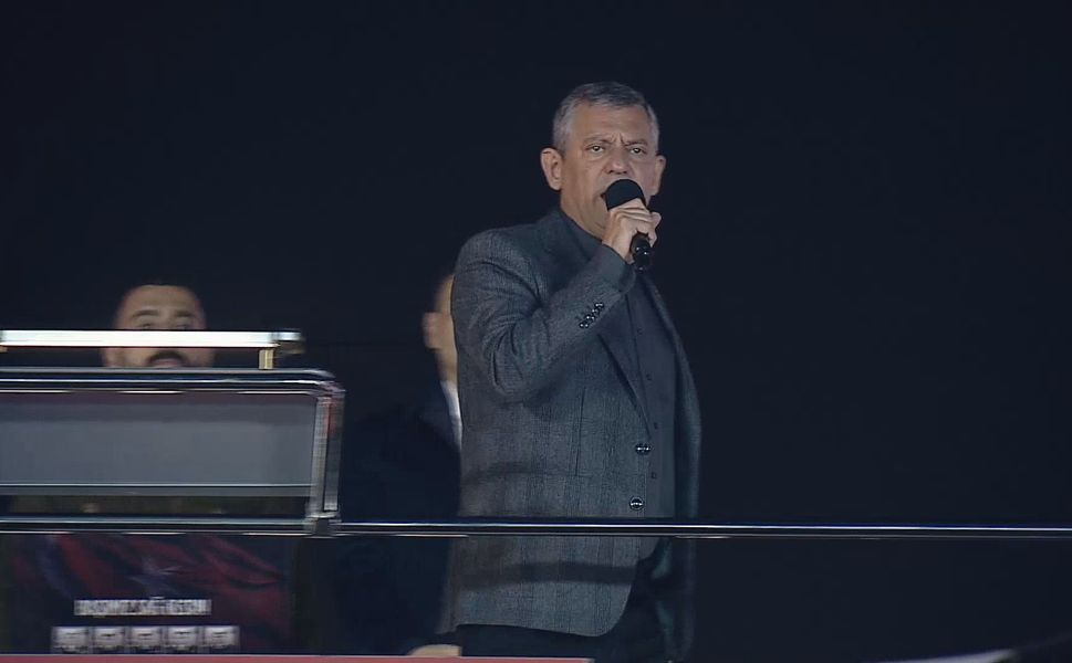 Özgür Özel Sultanbeyli'de konuştu