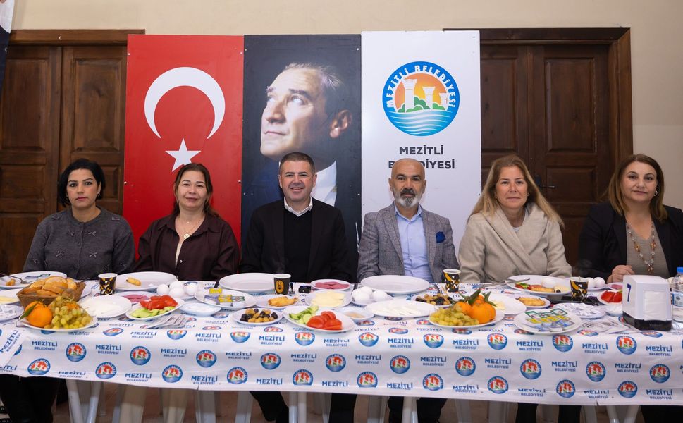 Başkan Tuncer 100 Yıllık Taş Mektep’te Muhtarlarla Bir Araya Geldi