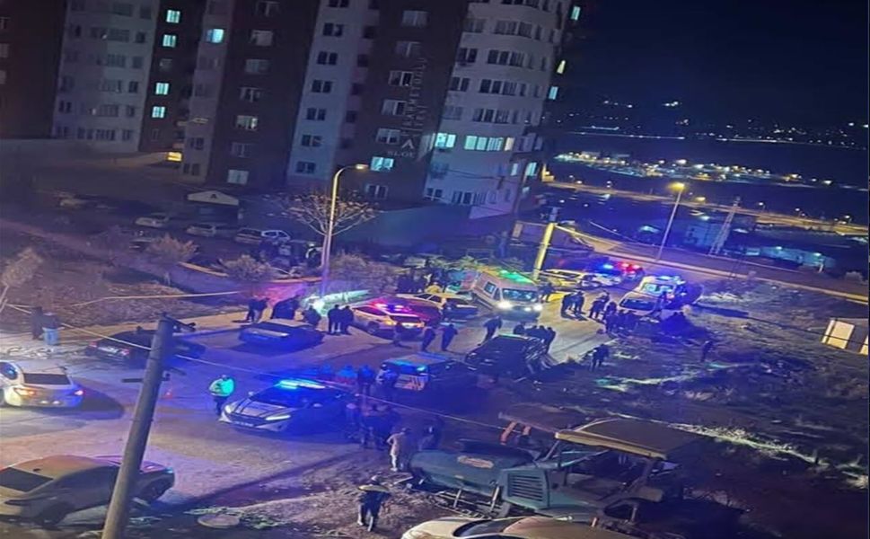 Kendisiyle Konuşmak İstemeyen Genç Kadını Katletti