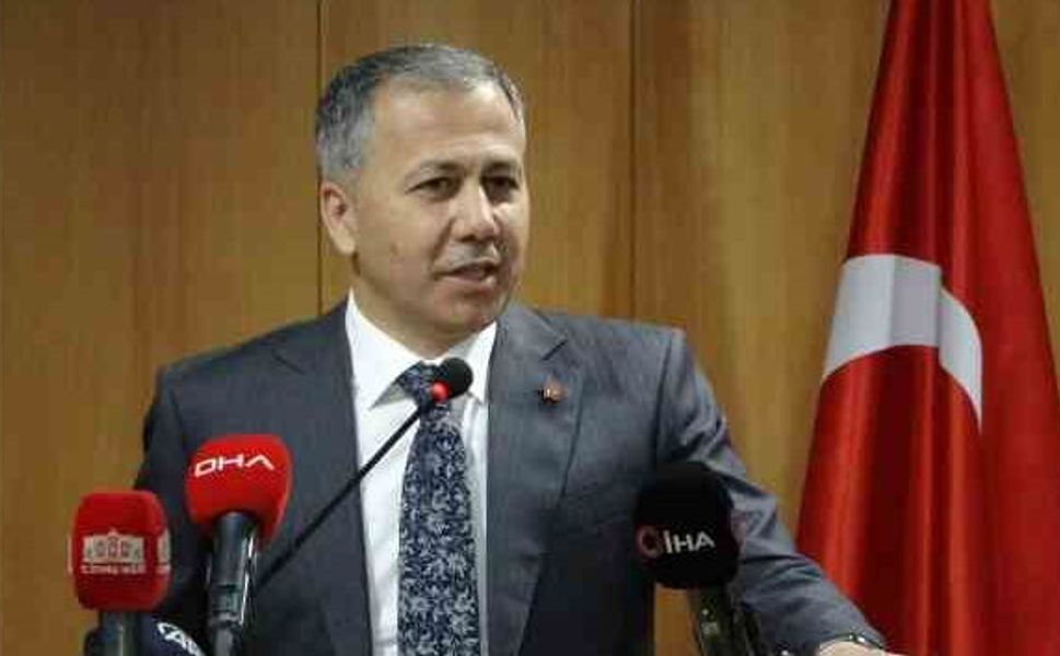 Bakan Yerlikaya: "Dur İhtarına Uymayarak Polislerimize Çarpan Ve Olay Yerinden Kaçan Sürücü Yakalandı"