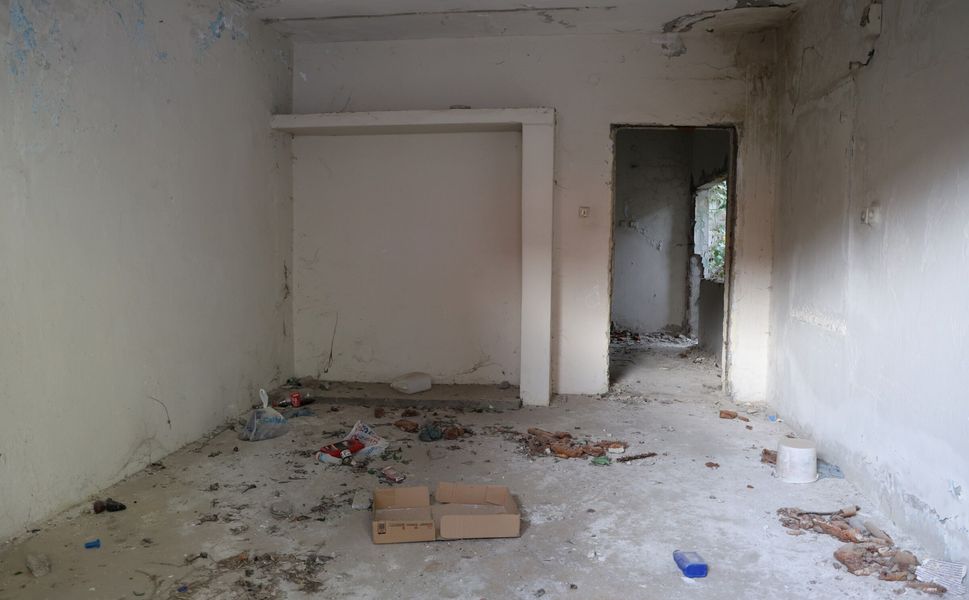 Toroslar’da Tehlike Oluşturan Metruk Binalar Yıkılıyor