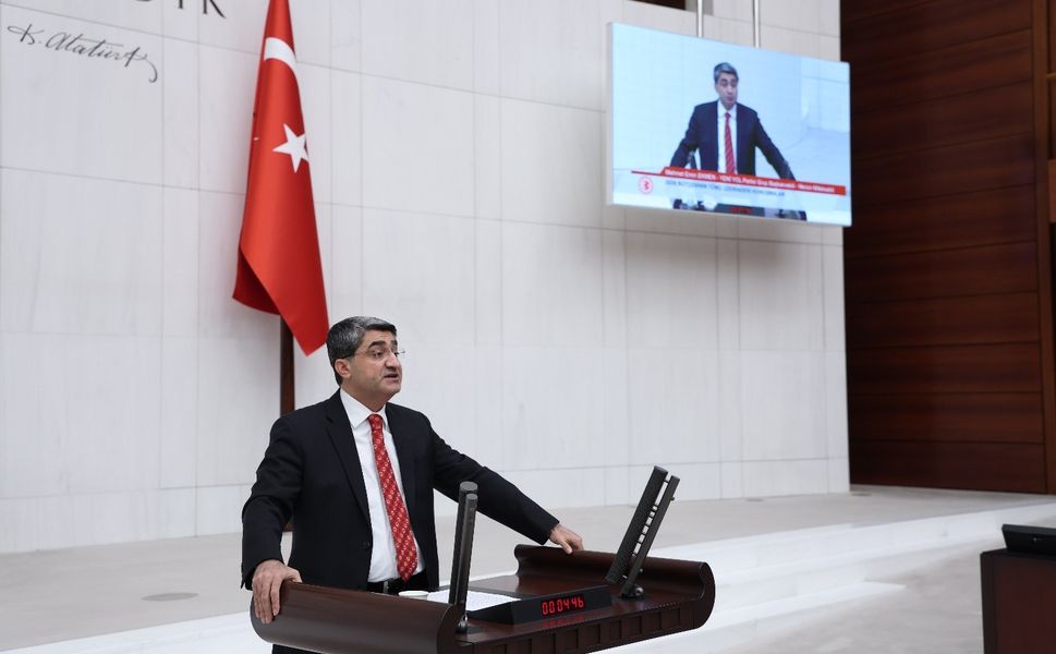 Ekmen: “Bu Kadar Hukuk Fakültesi Bu Ülkeye Fazla”