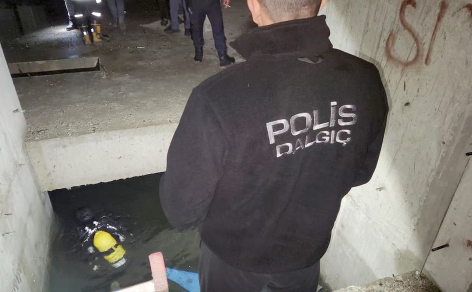 Yağışla su dolan bodrum kata düştü, hayatını kaybetti