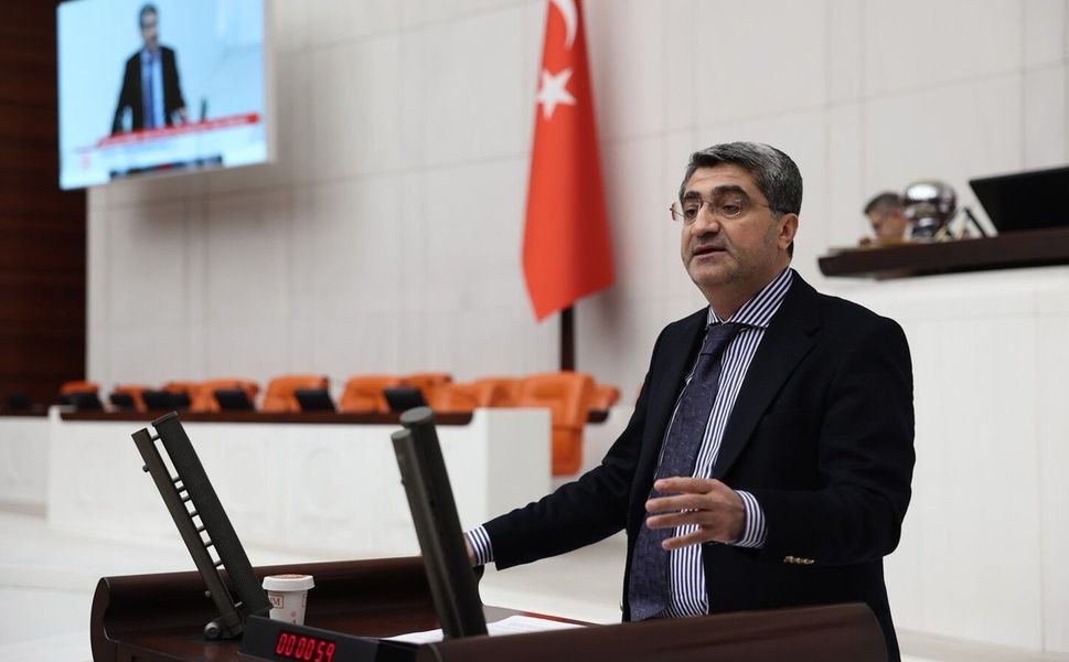 Ekmen'den 'Muhalefetin söz hakkı kısıtlandı' iddiası