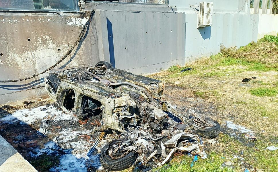 Küle dönen araçtan şans eseri yaralı kurtuldu