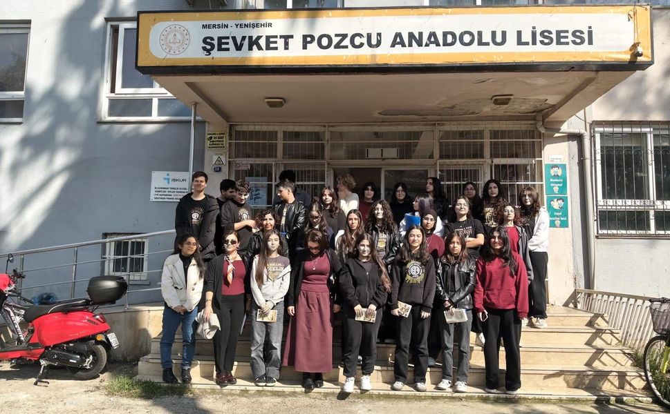 "Oku, Buluş, Paylaş" Projesinin Üçüncü Oturumu Şevket Pozcu Anadolu Lisesi'nde Gerçekleştirildi