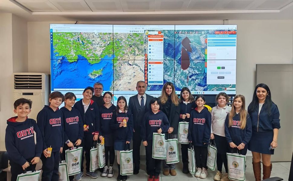 Mersin'de öğrencilerden Orman Bölge Müdürlüğü'ne anlamlı ziyaret