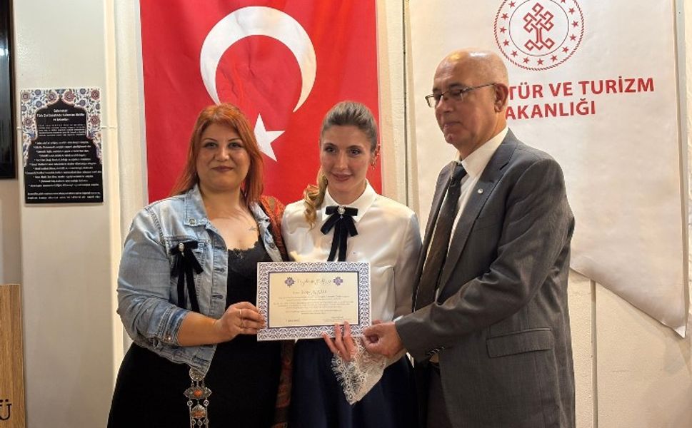 Lamekan Çiniler Sergisi Açıldı