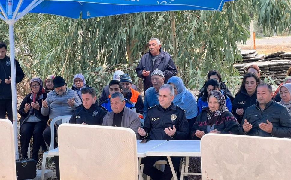 Mersin'in Silifke İlçesinde Depremde Hayatını Kaybeden Polis Memurları Anıldı