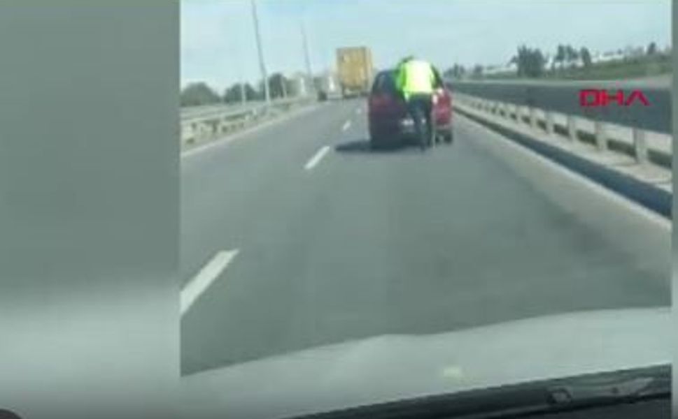 Mersin polisi vatandaşın imdadına yetişti