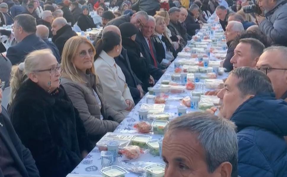 İYİ Parti Mersin Milletvekili Kocamaz Silifke’de iftar programında vatandaşlarla buluştu