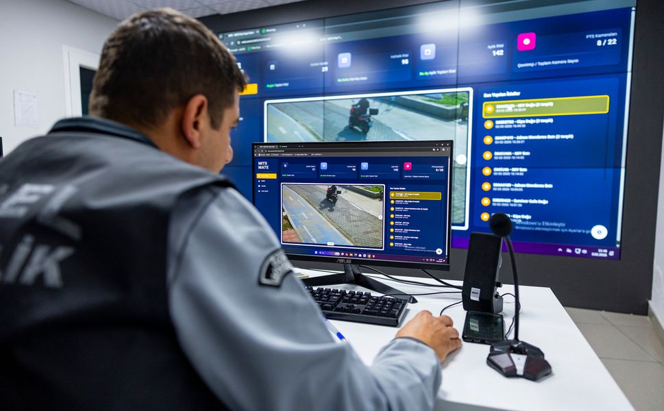 Mersin Büyükşehir, Yürüyüş ve Bisiklet Yollarında Motorlu Taşıtlara Geçit Vermiyor