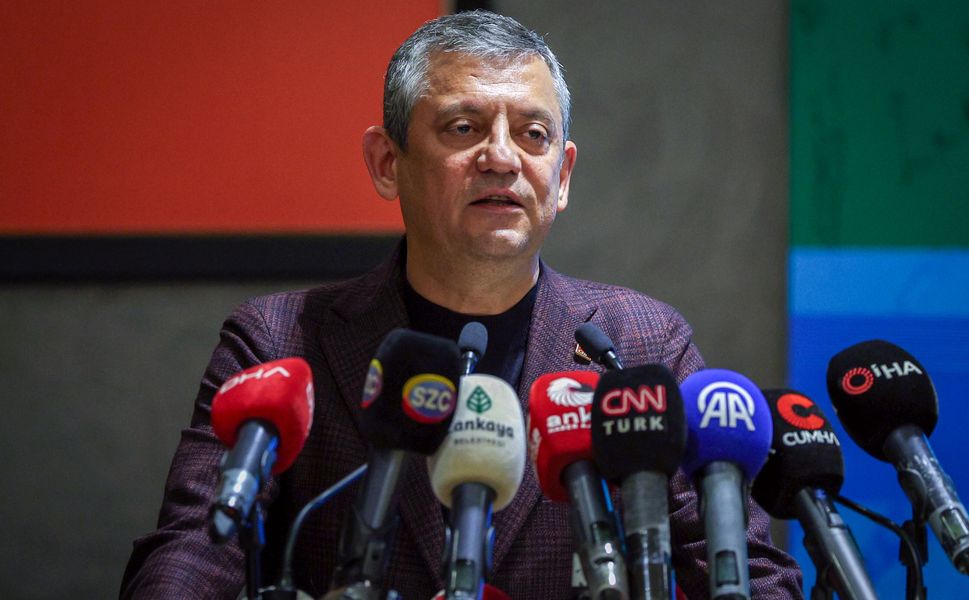 Özgür Özel: Cesur olanlar, teslim olmayanlar kazanacak