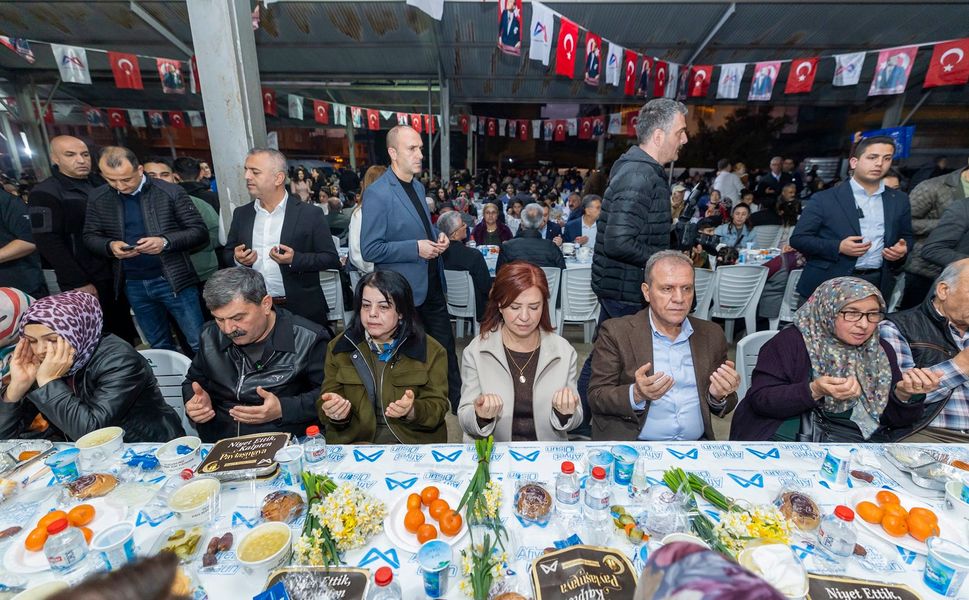 Toroslar’da binlerce kişilik iftar sofrası