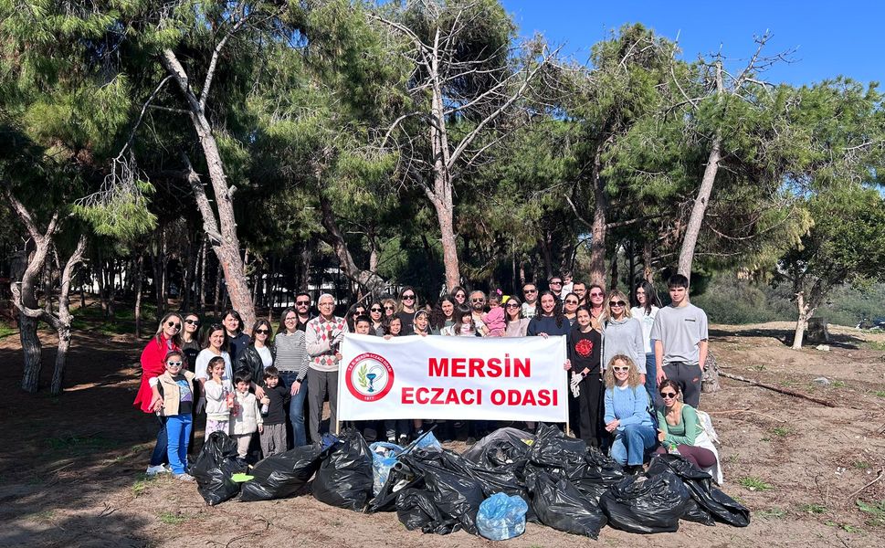 Mersin Eczacı Odası’ndan 100. Yıl Parkı’nda Anlamlı Çevre Etkinliği