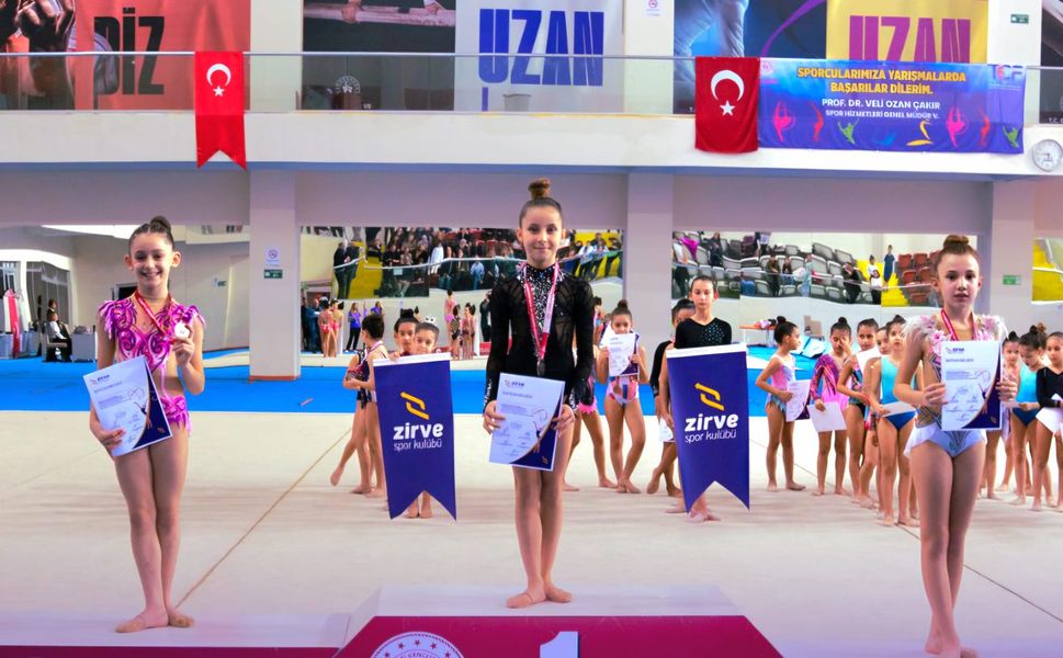 Ritmik Cimnastik Hazırlık Yarışması Coşkulu Bir Atmosferde Tamamlandı